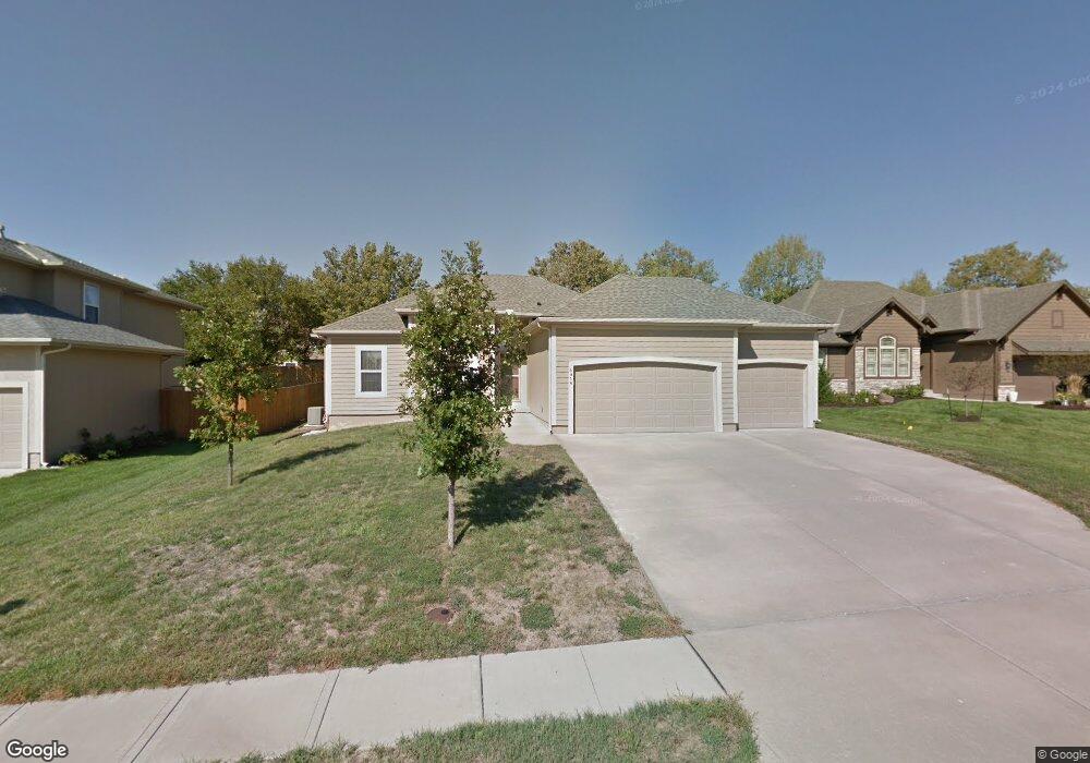 4918 Theden St, Shawnee, KS 66218 - photo 1