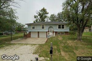 1707 Saxony Dr, Macon, MO 63552