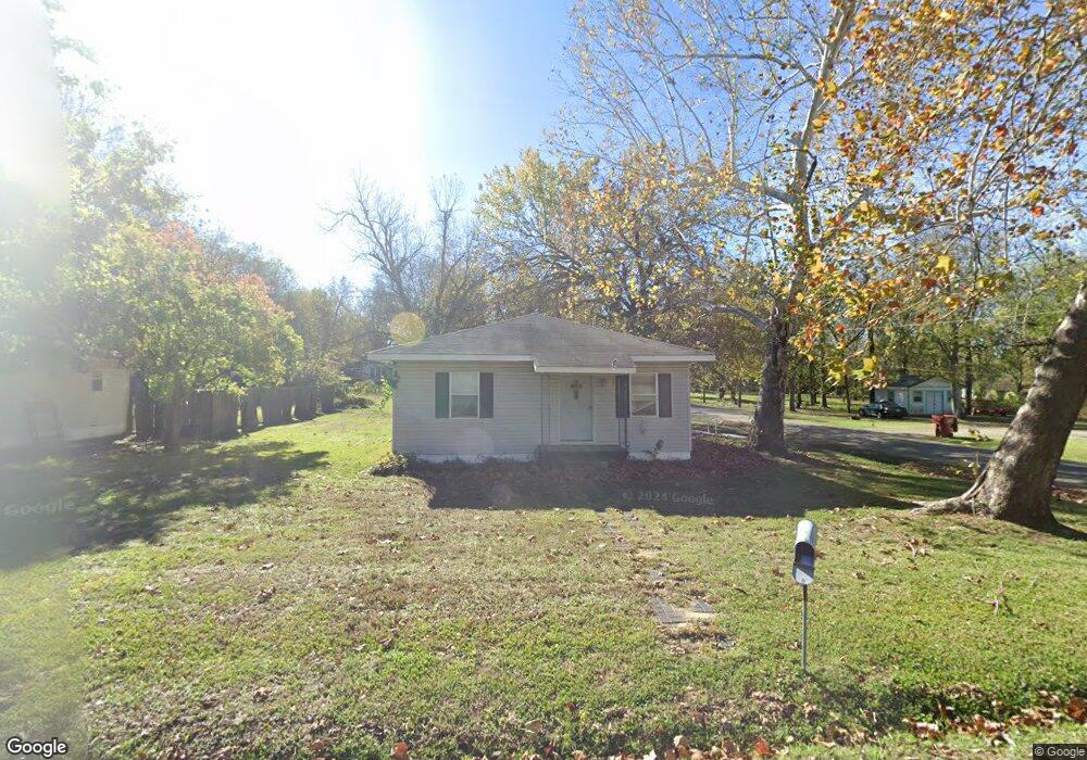 202 E Laurel St, Hugo, OK 74743 - photo 1