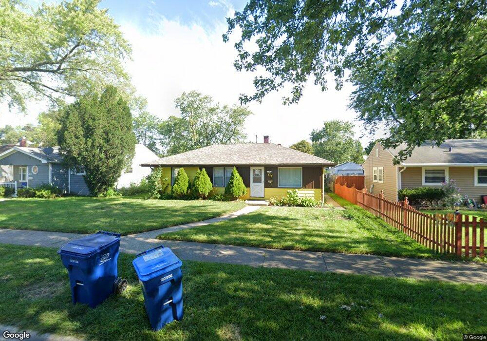 810 Massena Ave, Waukegan, IL 60085 - photo 1