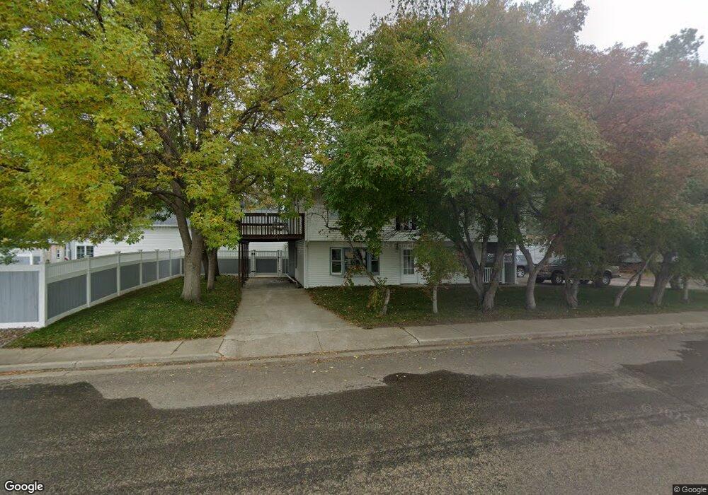 411 1st St SE, Mandan, ND 58554 - photo 1