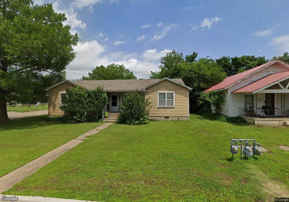 202 E 7th St, Cushing, OK 74023 - photo 1