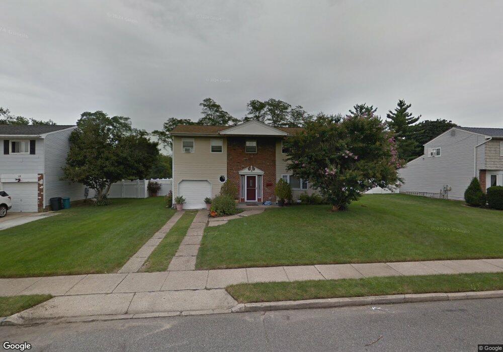 11 Rainbow Ln, Amityville, NY 11701 - photo 1