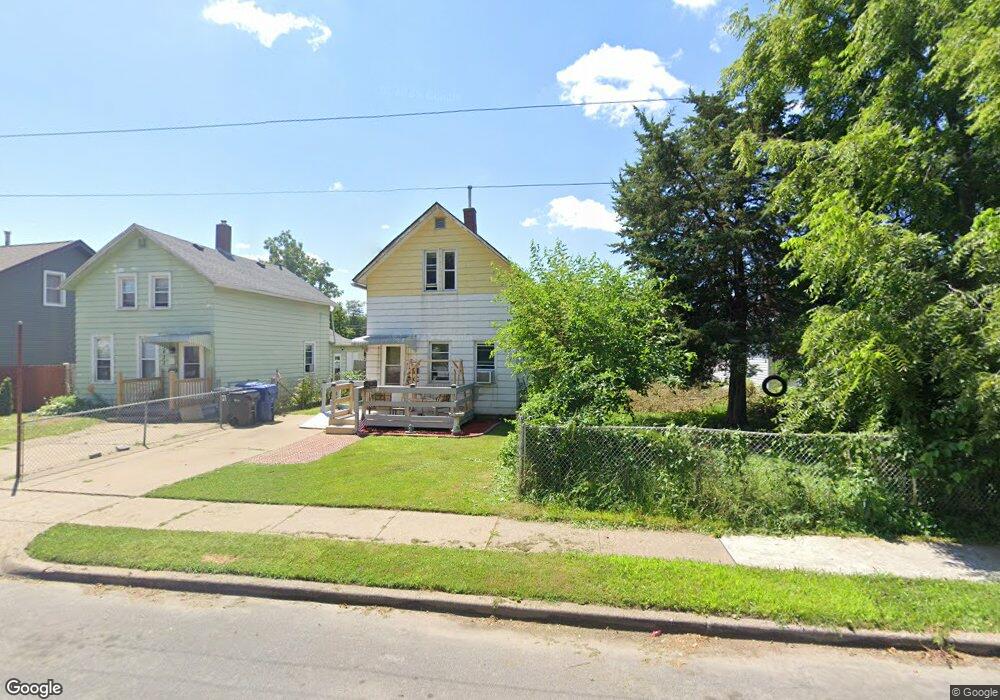 1635 W 2nd St, Davenport, IA 52802 - photo 1