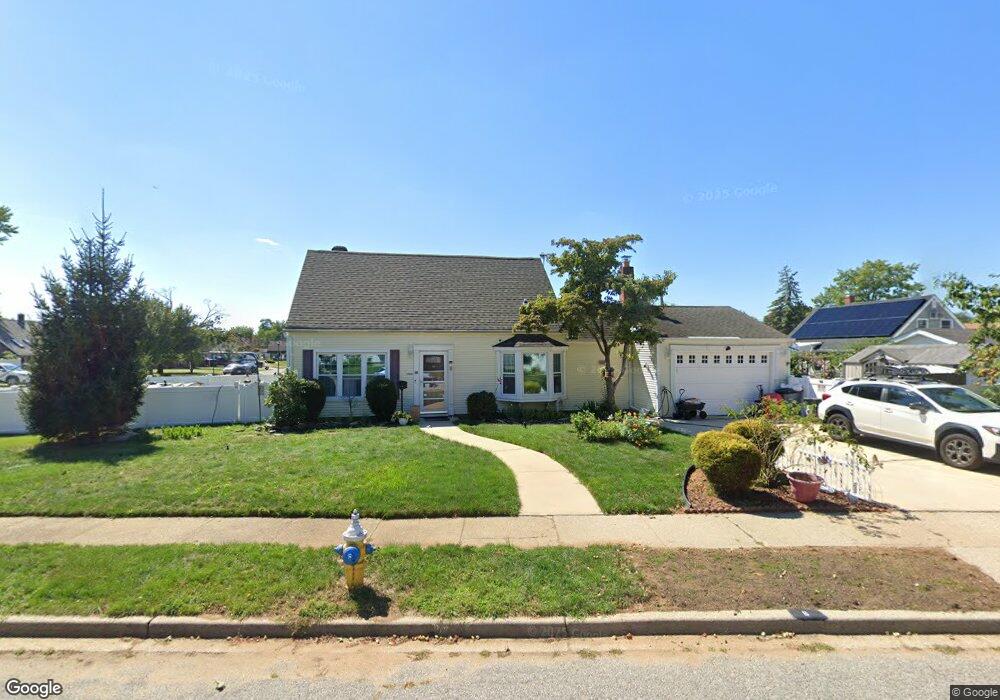 8 Flint Ln, Levittown, NY 11756 - photo 1