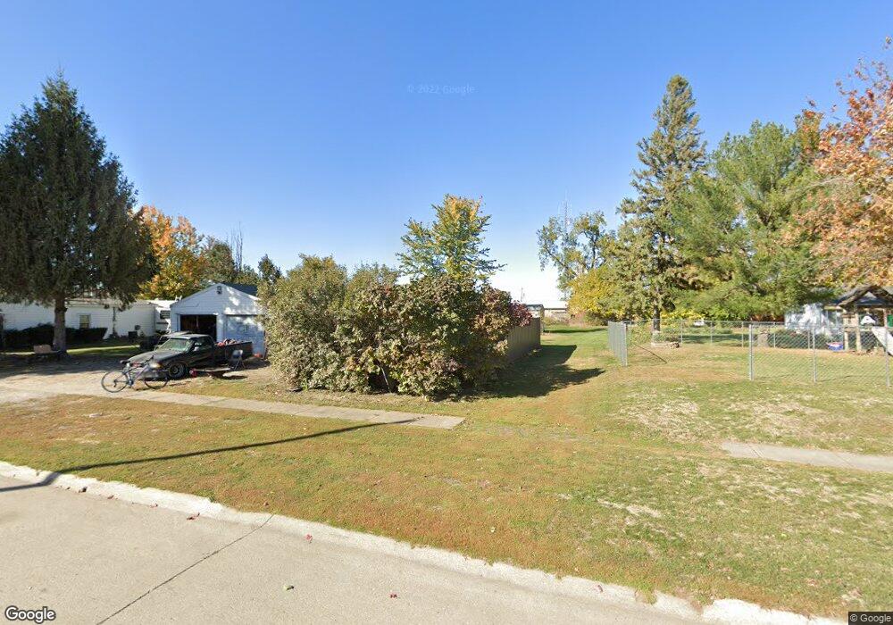 902 N 10th Ave E, Newton, IA 50208 - photo 1