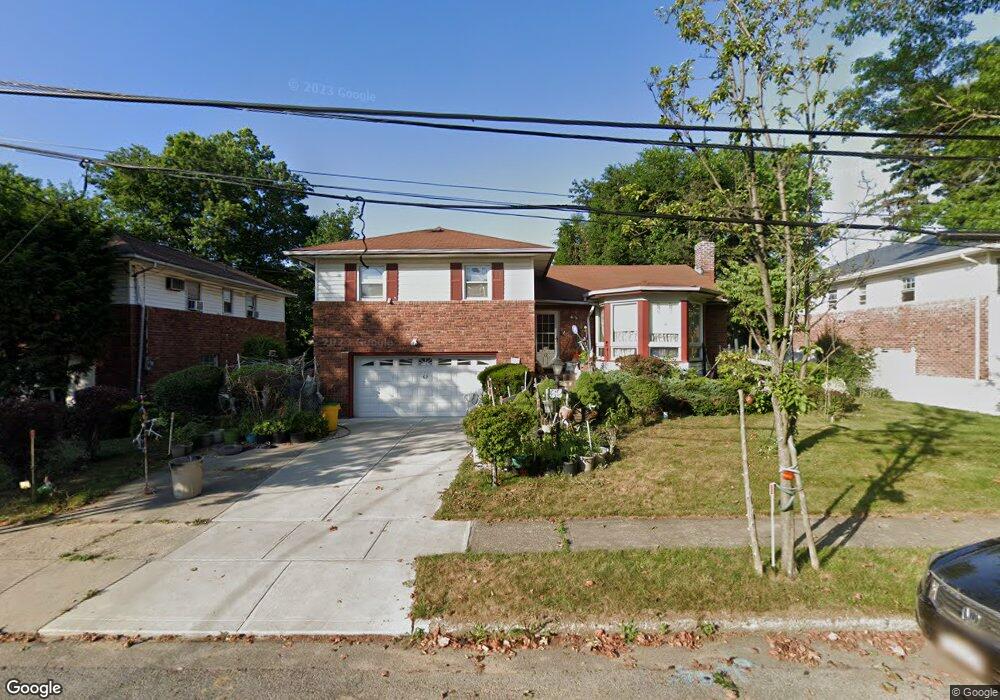 62 Bergman Dr, Hewlett, NY 11557 - photo 1