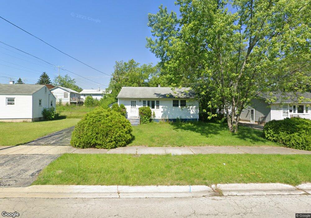 1840 Apache Rd, Waukegan, IL 60087 - photo 1