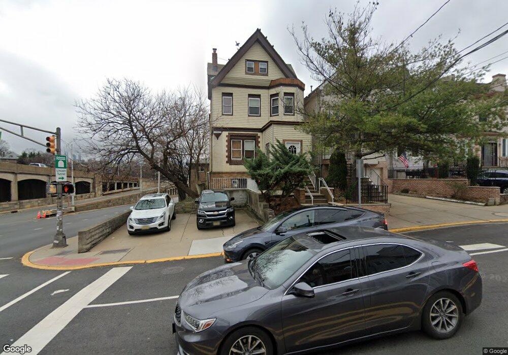 3310 Pleasant Ave, Weehawken, NJ 07086 - photo 1