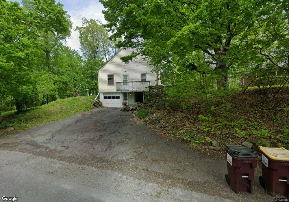 9 Sitzmark Ln, Rensselaer, NY 12144 - photo 1