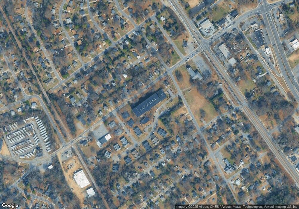 201 S Hoskins Rd unit 320, Charlotte, NC 28208 - photo 1