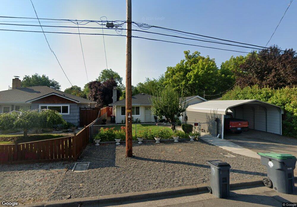 290 Bush St, Central Point, OR 97502 - photo 1