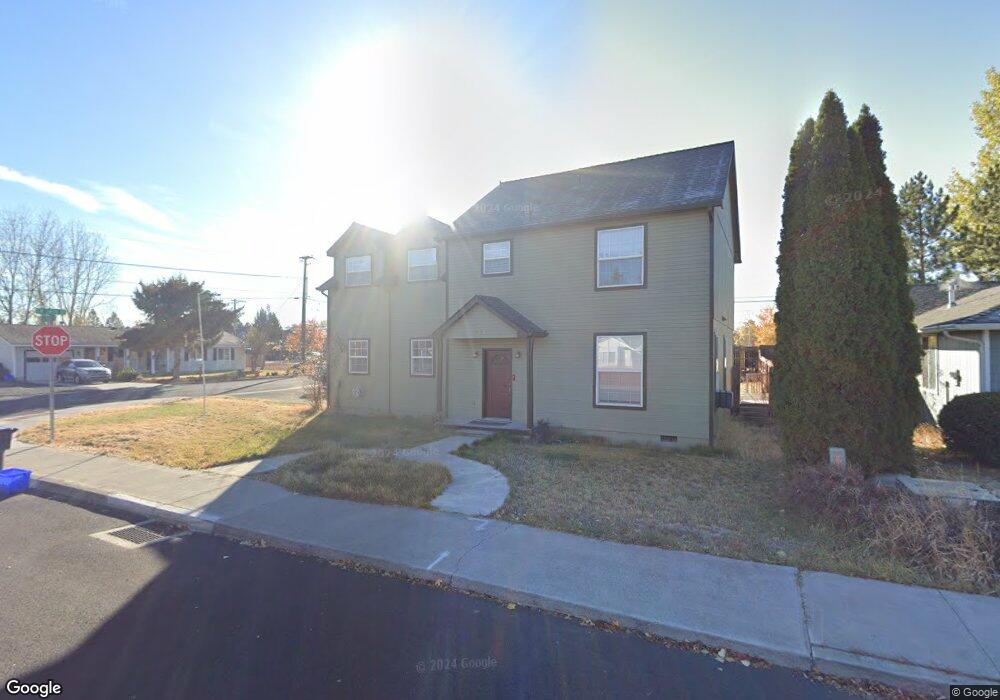 3085 SW Volcano Cir, Redmond, OR 97756 - photo 1