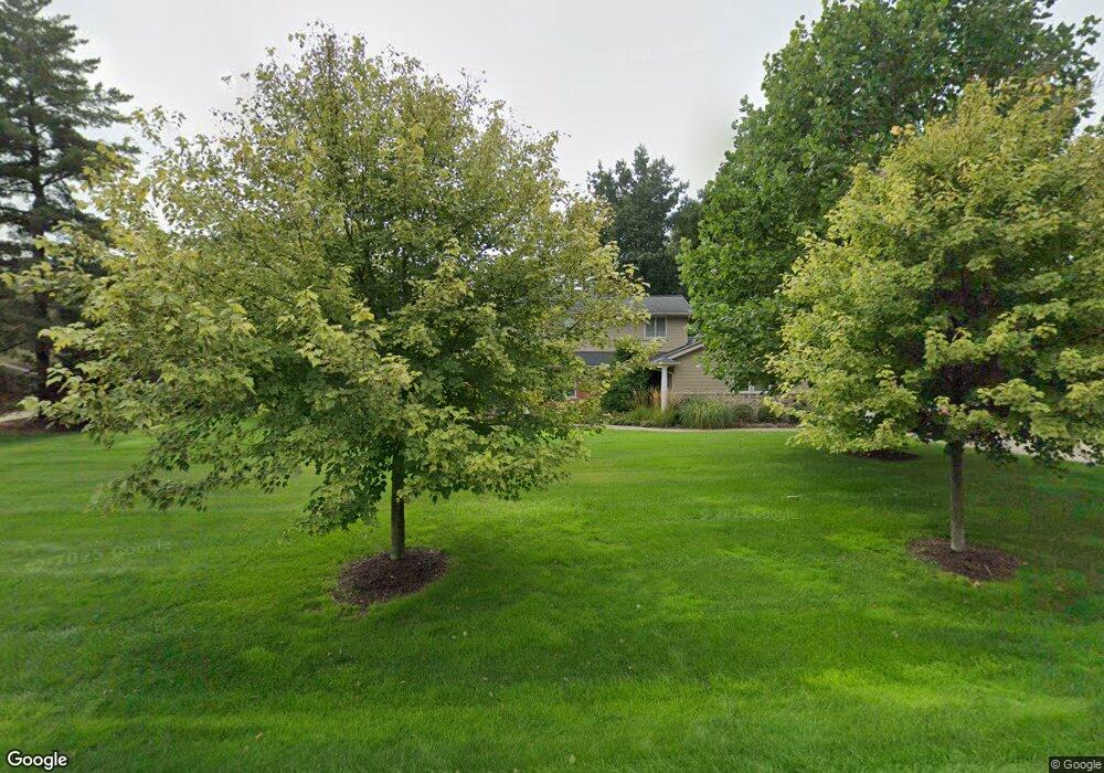 4698 Mc Ewen Dr, Bloomfield Hills, MI 48302 - photo 1