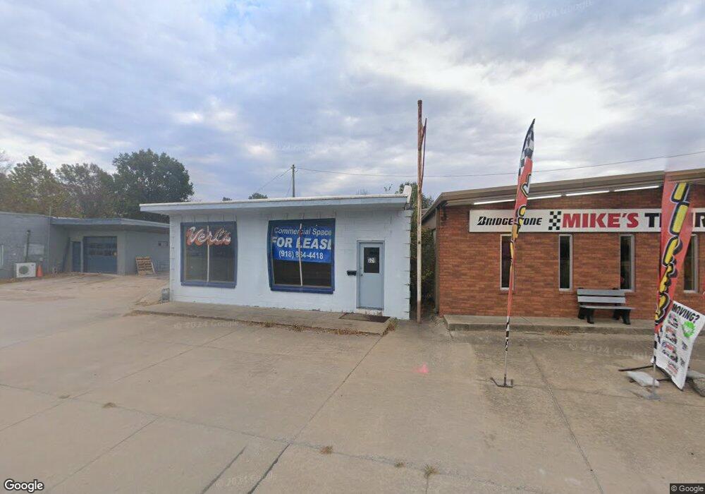 326 W Graham Ave, Pryor, OK 74361 - photo 1