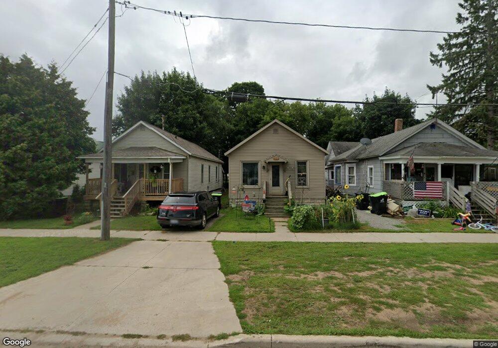 1319 14th Ave, Menominee, MI 49858 - photo 1