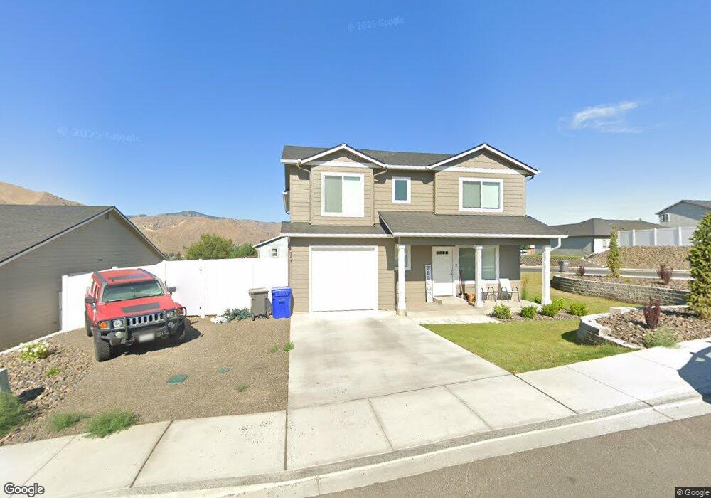 584 S Juli Ave, East Wenatchee, WA 98802 - photo 1