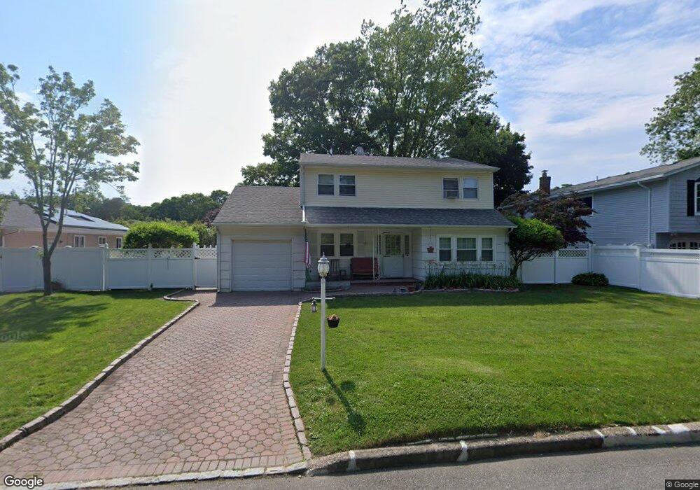 222 Barrett Ave, Bayport, NY 11705 - photo 1