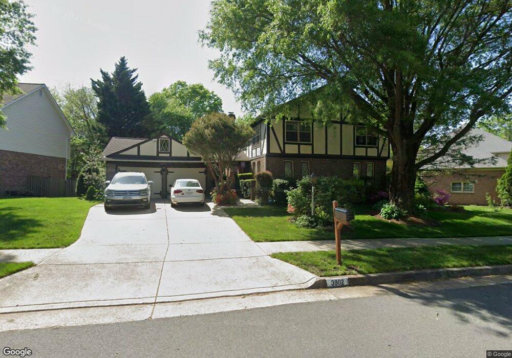 3902 Sandalwood Ct, Fairfax, VA 22031 - photo 1