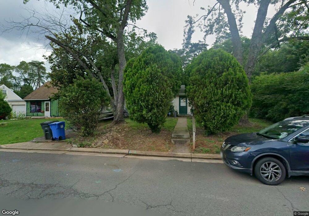 128 Lambert Dr, Manassas Park, VA 20111 - photo 1