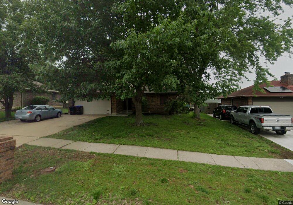 3918 SW 39th St, Topeka, KS 66610 - photo 1