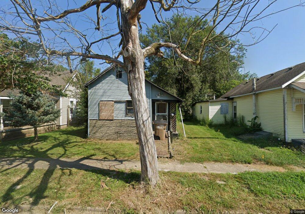 1126 9th St, Columbus, IN 47201 - photo 1