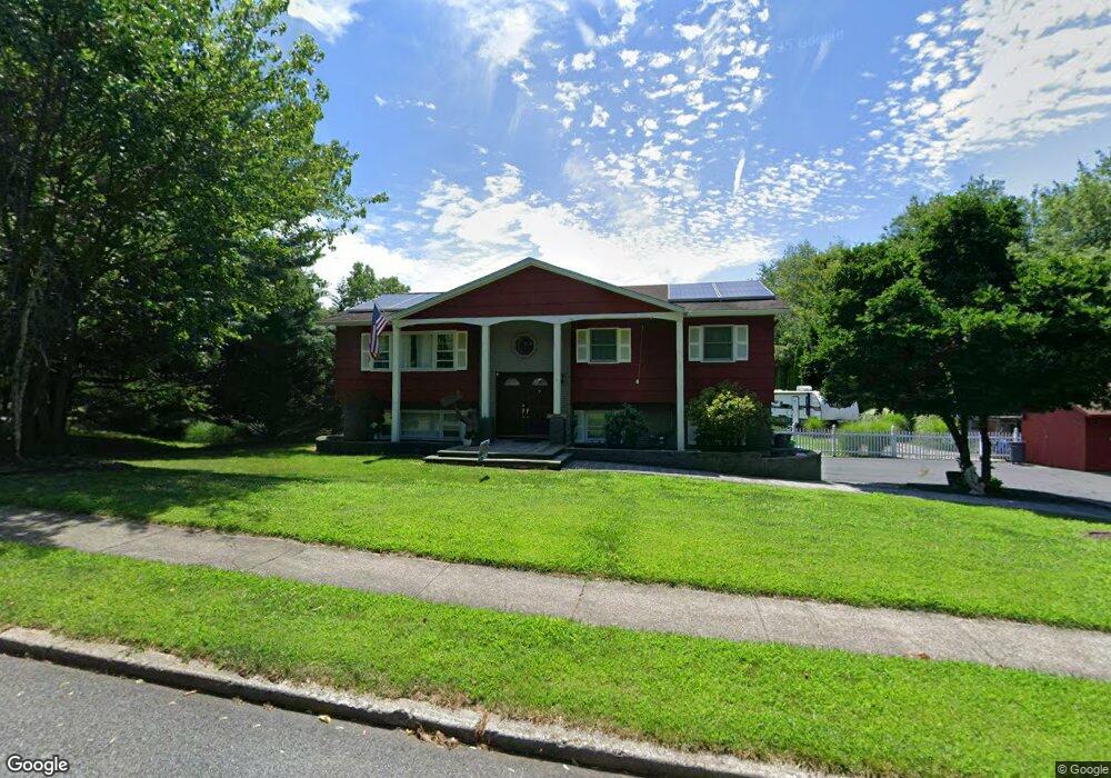 7 S Amundsen Ln, Airmont, NY 10901 - photo 1