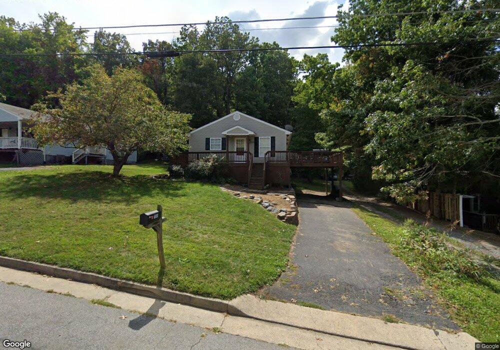 1008 E 11th St, Waynesboro, VA 22980 - photo 1