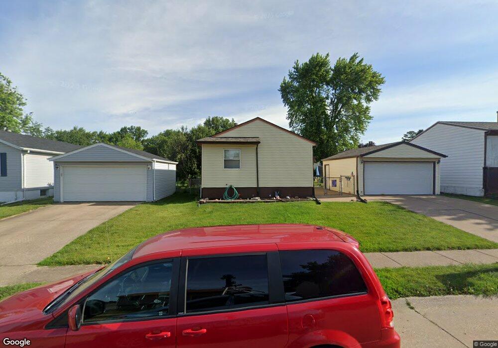 2930 W 65th St, Davenport, IA 52806 - photo 1