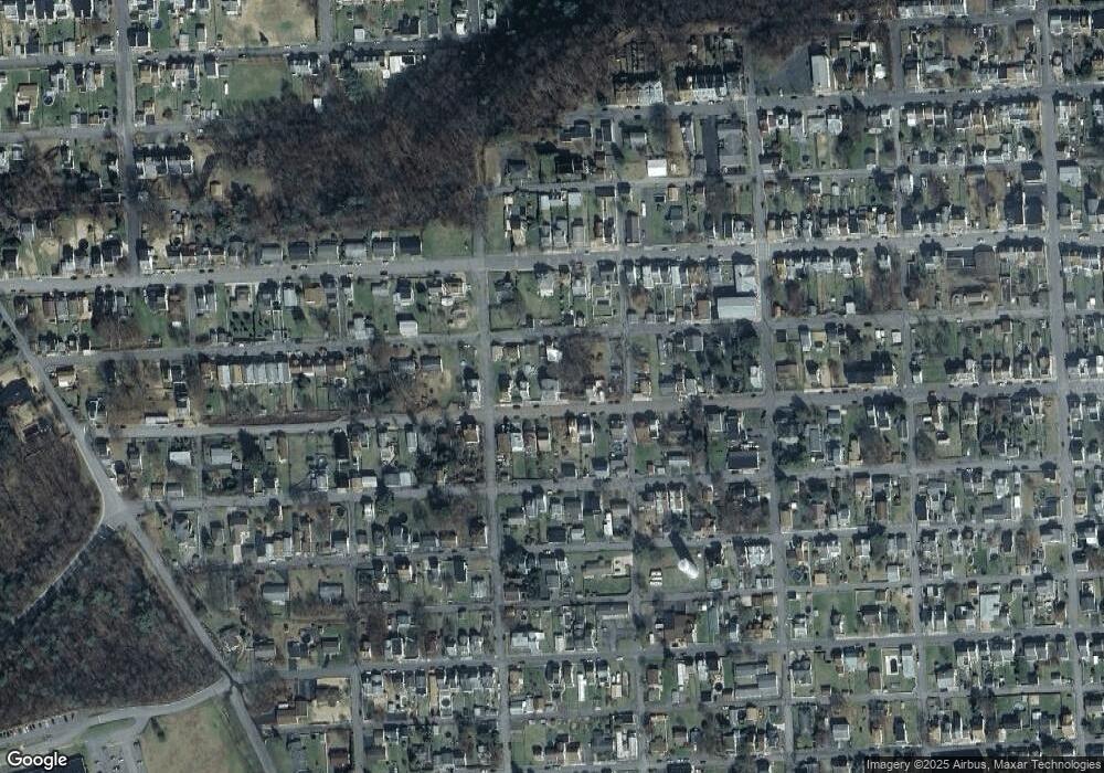 1431 W Mulberry St, Coal Township, PA 17866 - photo 1