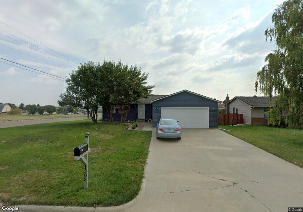 1305 Hoover Ave, Havre, MT 59501 - photo 1