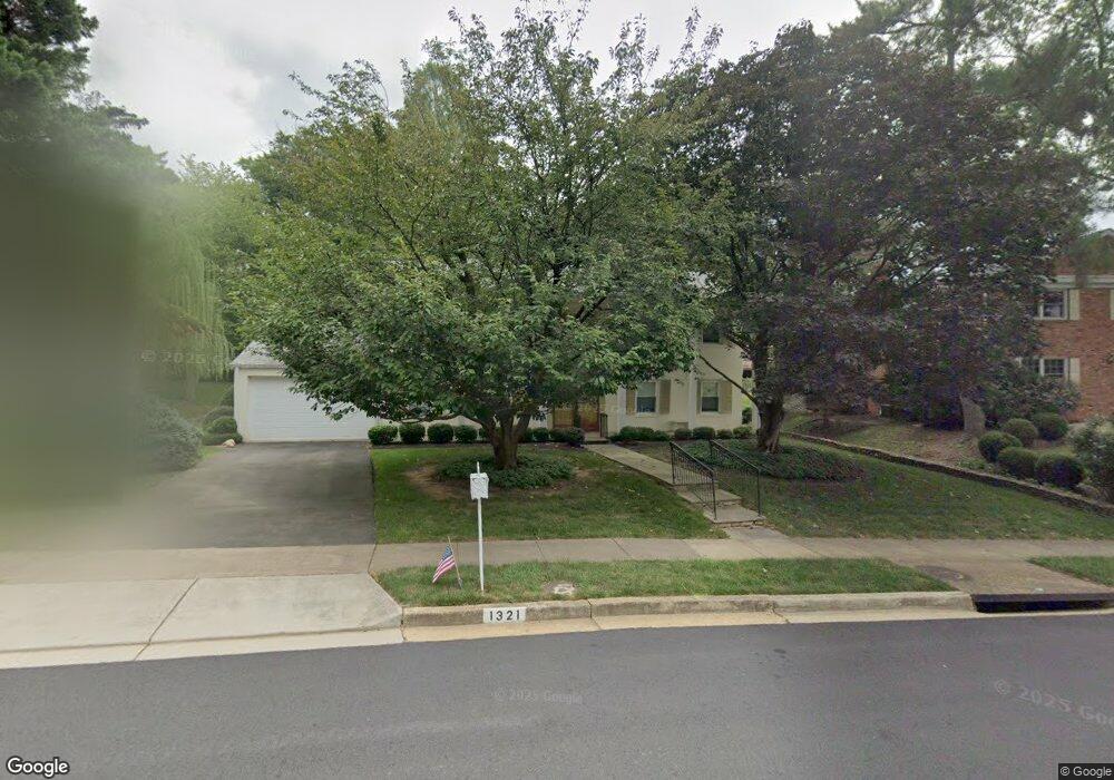 1321 Macbeth St, McLean, VA 22102 - photo 1