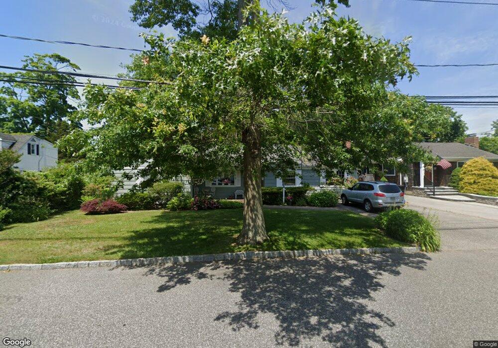 44 Connetquot Rd, Bayport, NY 11705 - photo 1