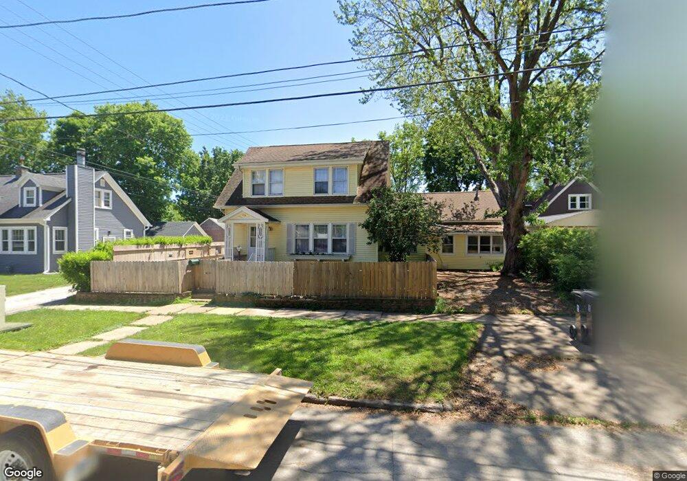 716 W 3rd St, Cedar Falls, IA 50613 - photo 1