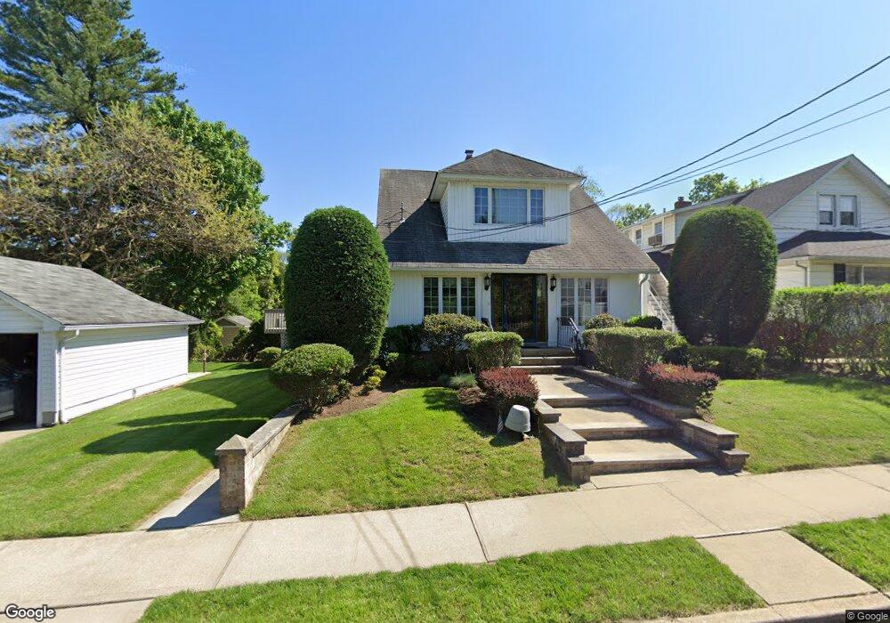 14 Atlas Ct, Malverne, NY 11565 - photo 1