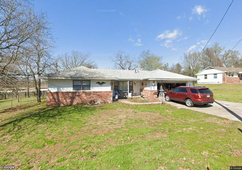 608 Sooner Dr, Tahlequah, OK 74464 - photo 1