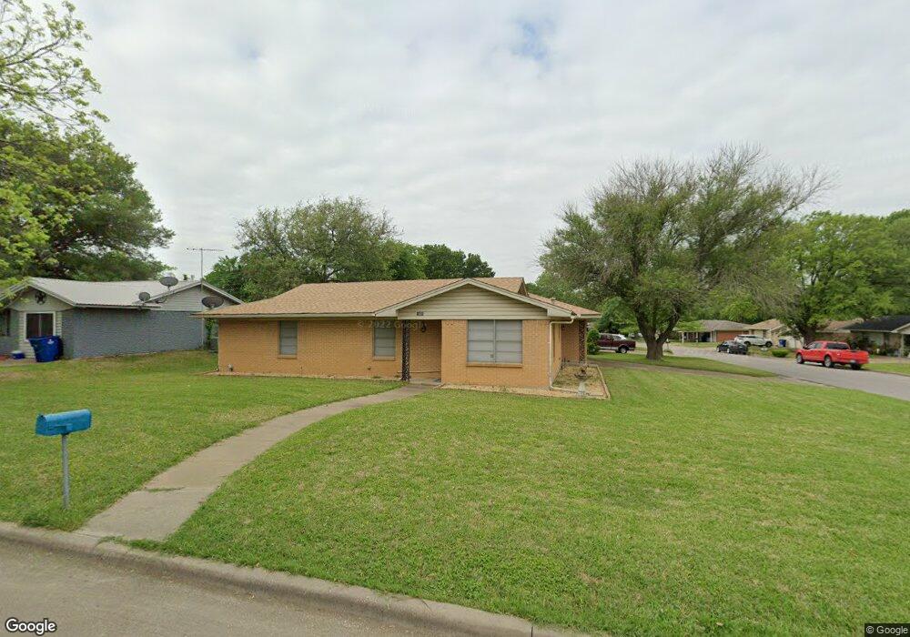 1605 Nichols St, Ennis, TX 75119 - photo 1