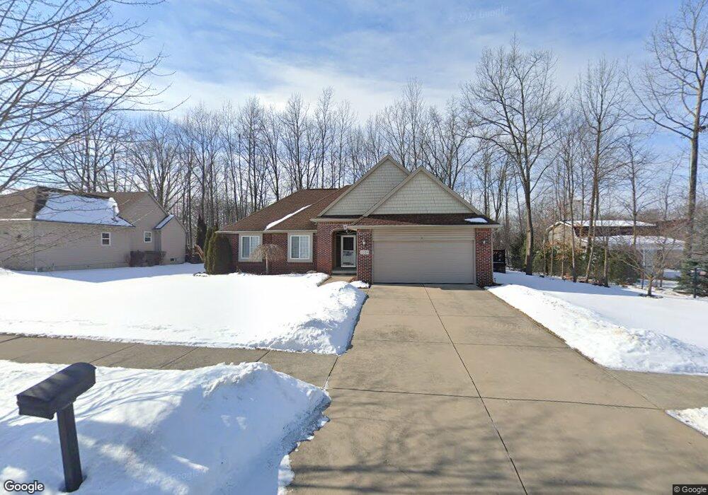 2241 Horseshoe Dr, Davison, MI 48423 - photo 1