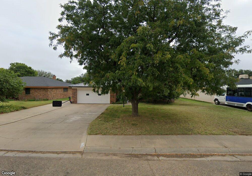 620 Forrest Dr, Dumas, TX 79029 - photo 1