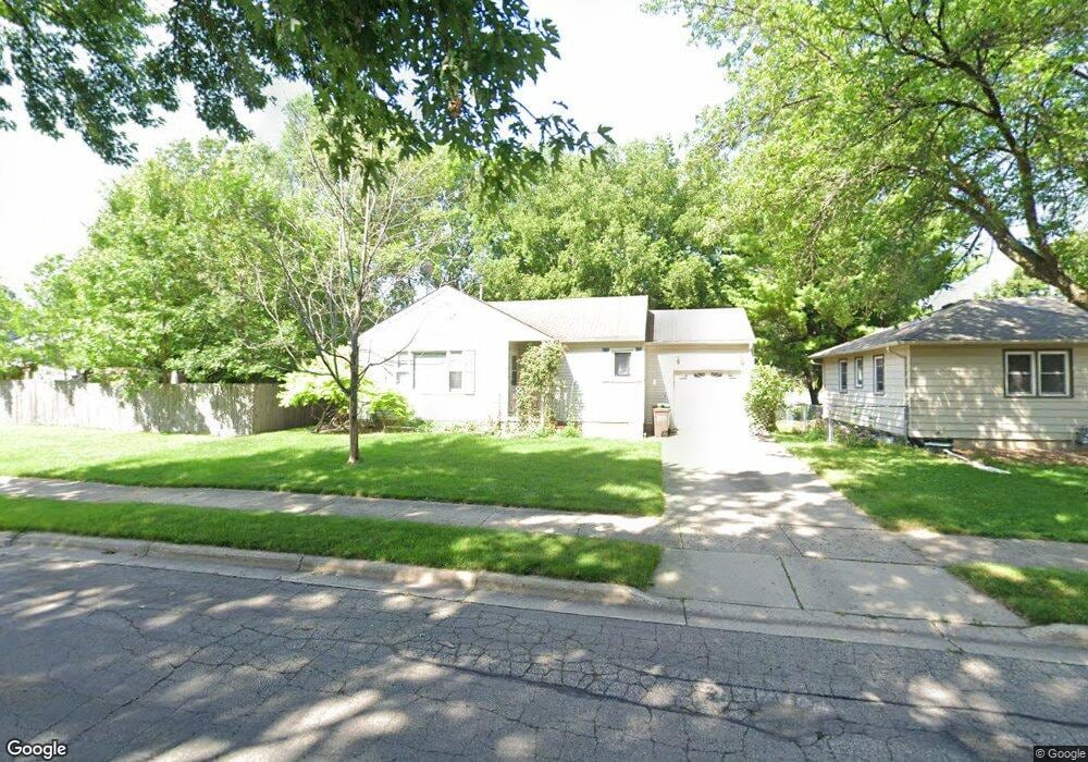 913 Saint Peter Ave, Albert Lea, MN 56007 - photo 1