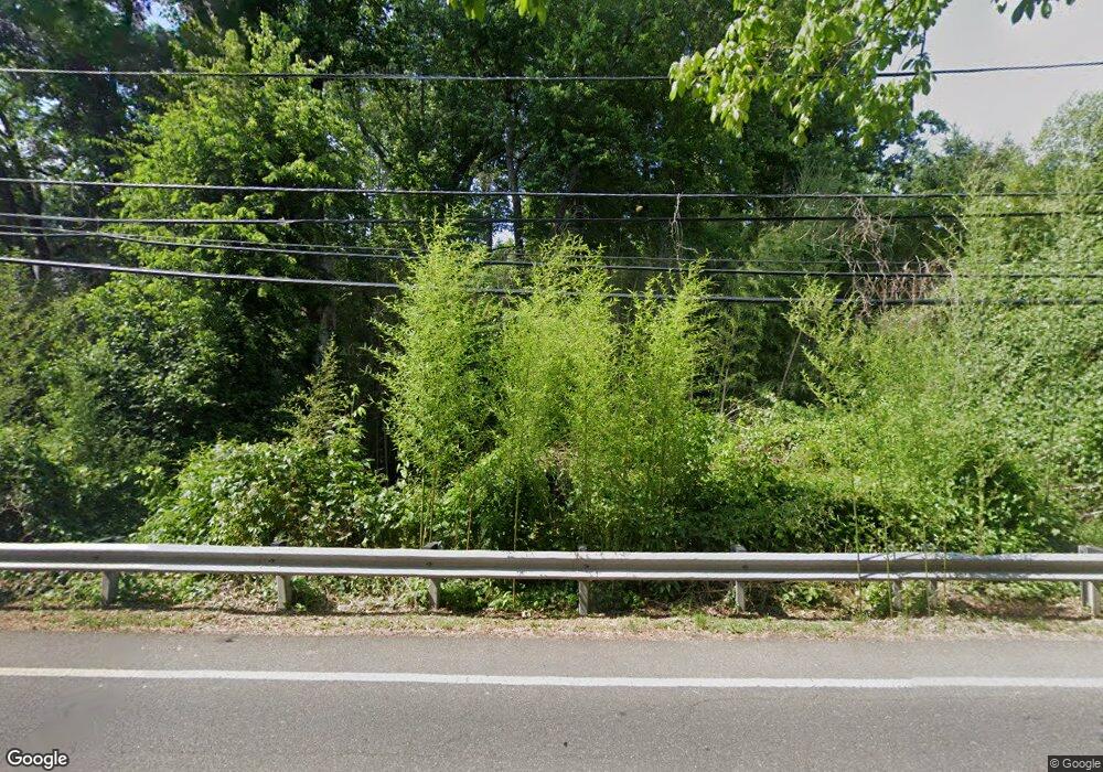 8107 Macarthur Blvd, Cabin John, MD 20818 - photo 1