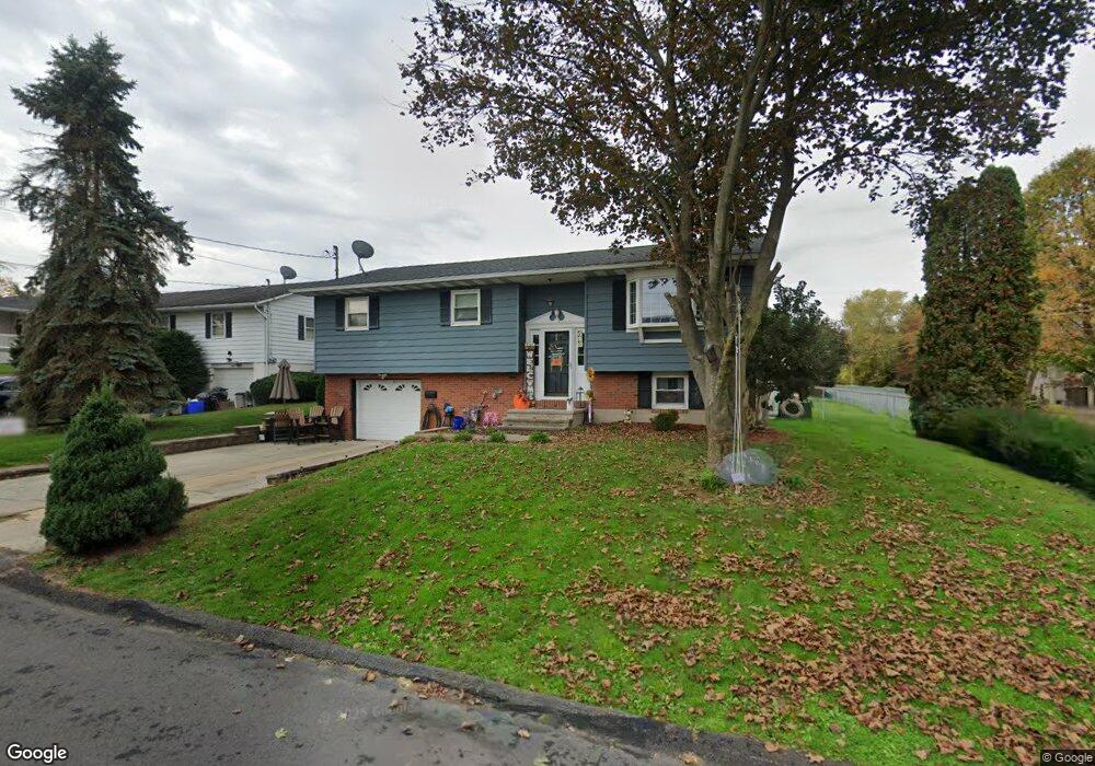 612 Spruce St, Olyphant, PA 18447 - photo 1