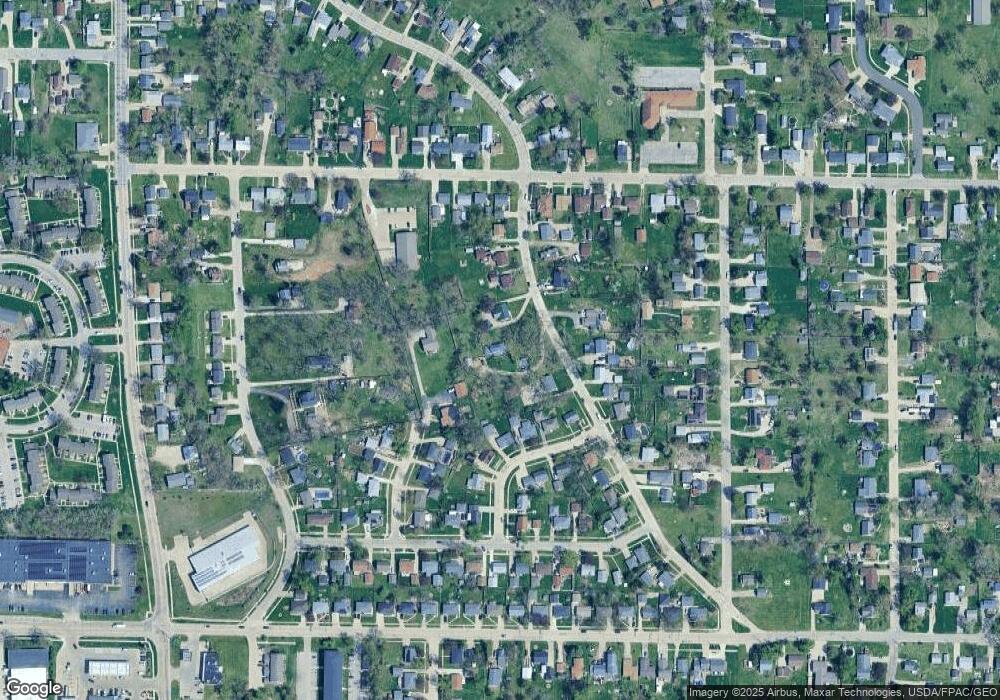 3004 Outlook Dr SW, Cedar Rapids, IA 52404 - photo 1