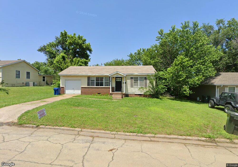924 E 5th St, Cushing, OK 74023 - photo 1