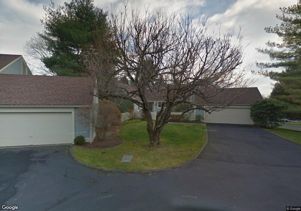 5 E Lyon Farm Dr, Greenwich, CT 06831 - photo 1