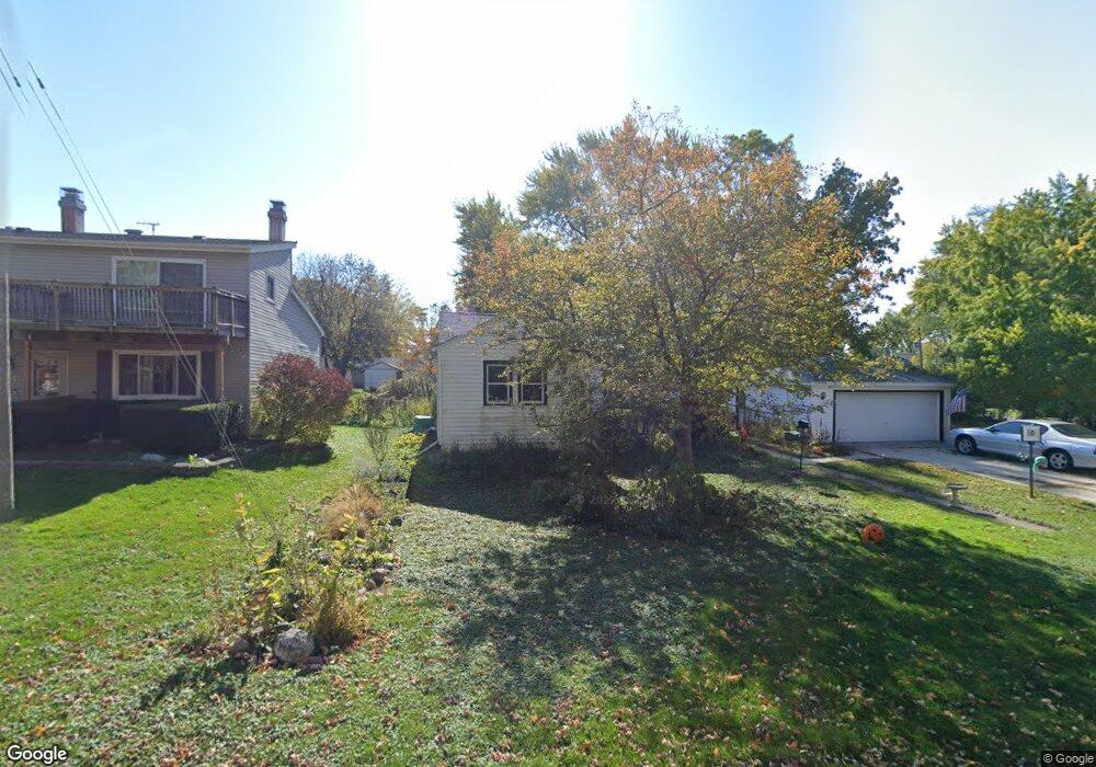 10 Hunters Path, Lake In the Hills, IL 60156 - photo 1