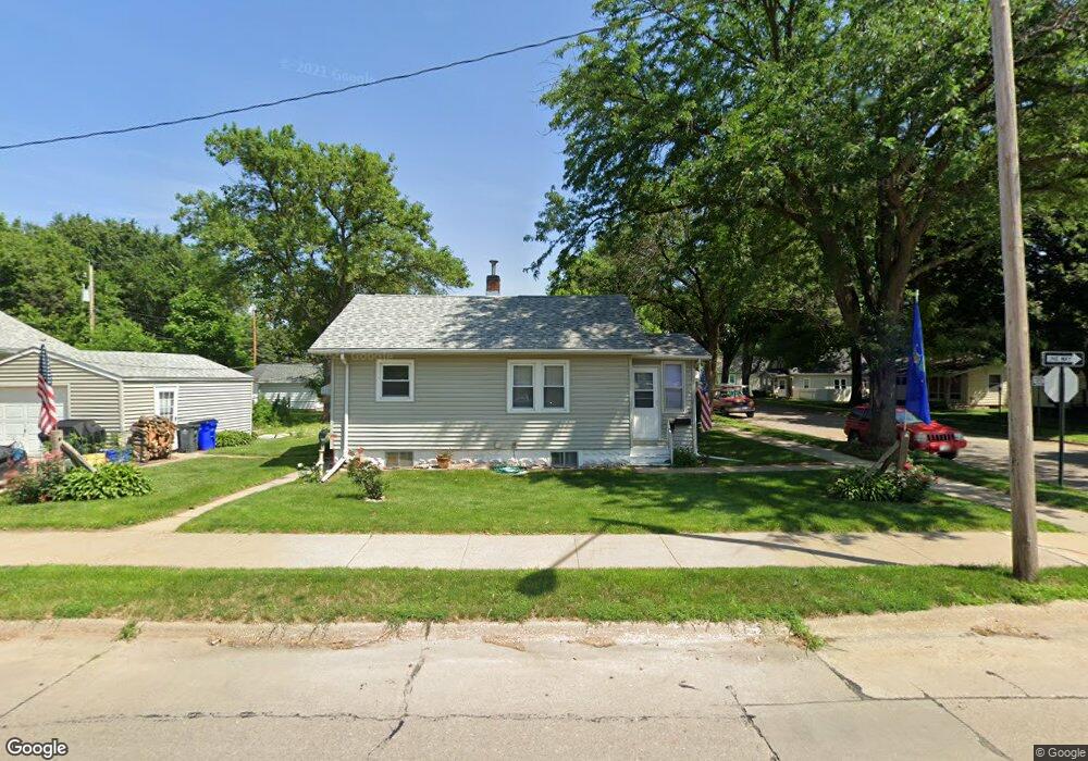 1528 N St SW, Cedar Rapids, IA 52404 - photo 1
