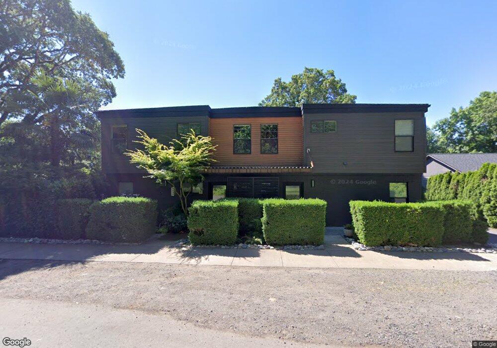 4852 Lower Dr unit B, Lake Oswego, OR 97035 - photo 1