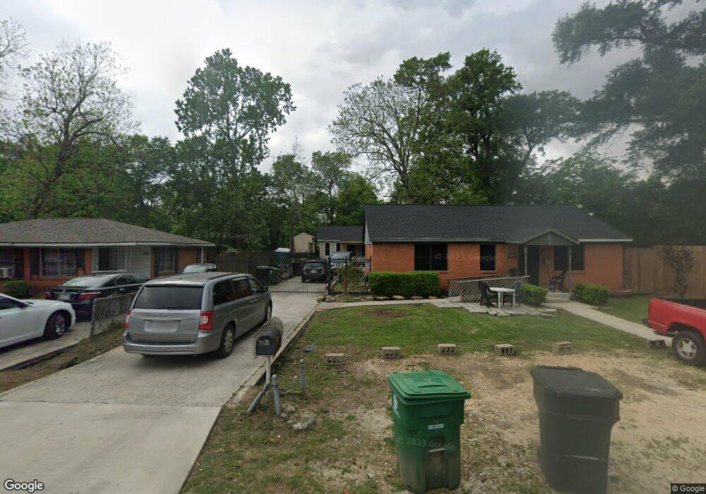 6011 Maxroy St, Houston, TX 77091 - photo 1