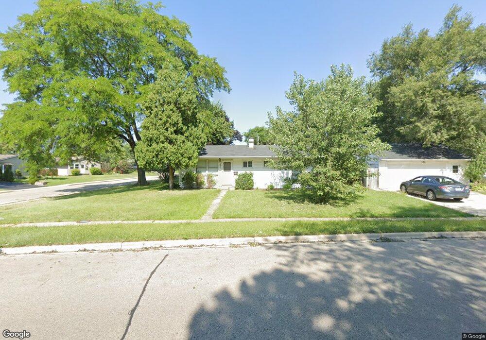 323 Tulsa Ave, Carpentersville, IL 60110 - photo 1